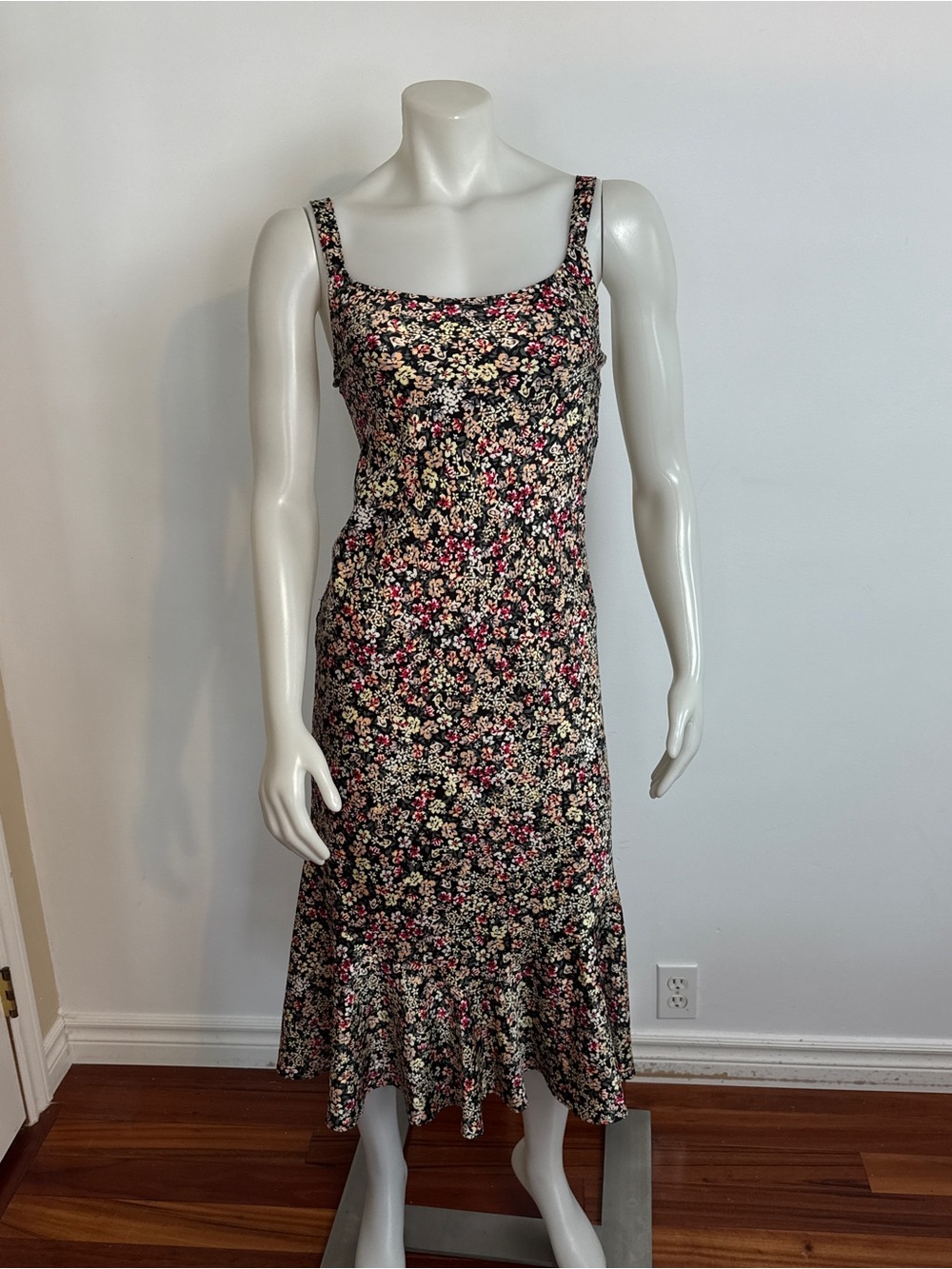 DYNAMITE - FLORAL Satin Slip Dress. Midi length. Mermaid Swing Hem. XS - Picture 2 of 6